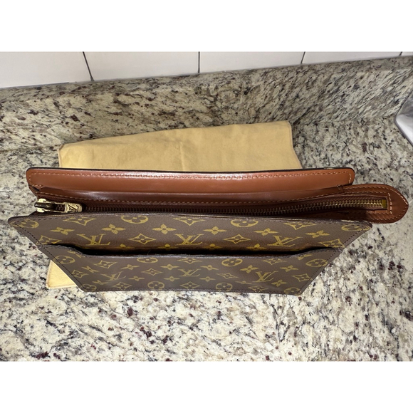 Women's Louis Vuitton Monogram Brown Tan Clutch - Picture 13 of 13